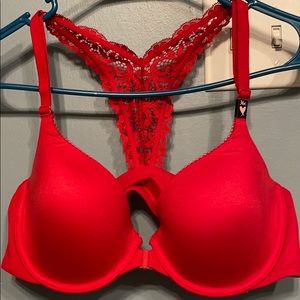 BNWT Demi racer back lace in lipstick